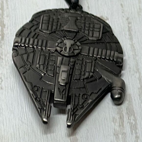 Star Wars Disney Jewelry Unisex Stainless Steel Millenium Falcon Pendant Necklac - Picture 5 of 6